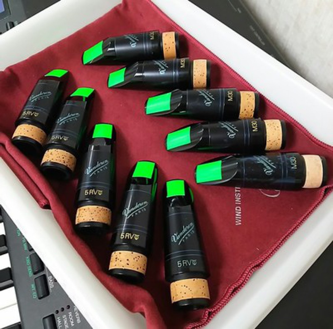 選定されるたくさんのマウスピース