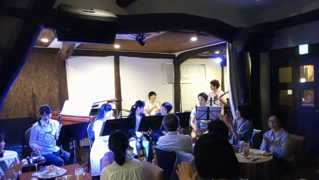 ライブ懇親会でスポットがあたる生徒達