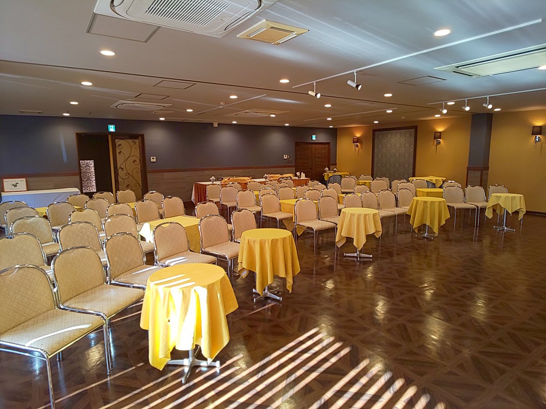 集合時間前の発表会会場