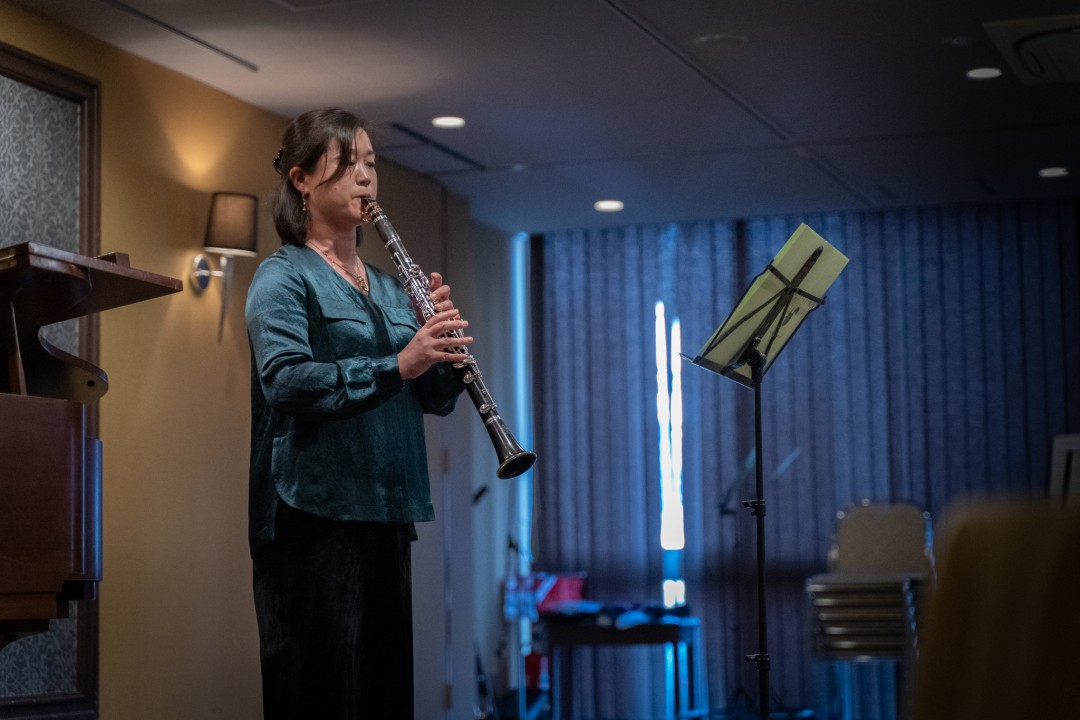 ソロ演奏する生徒