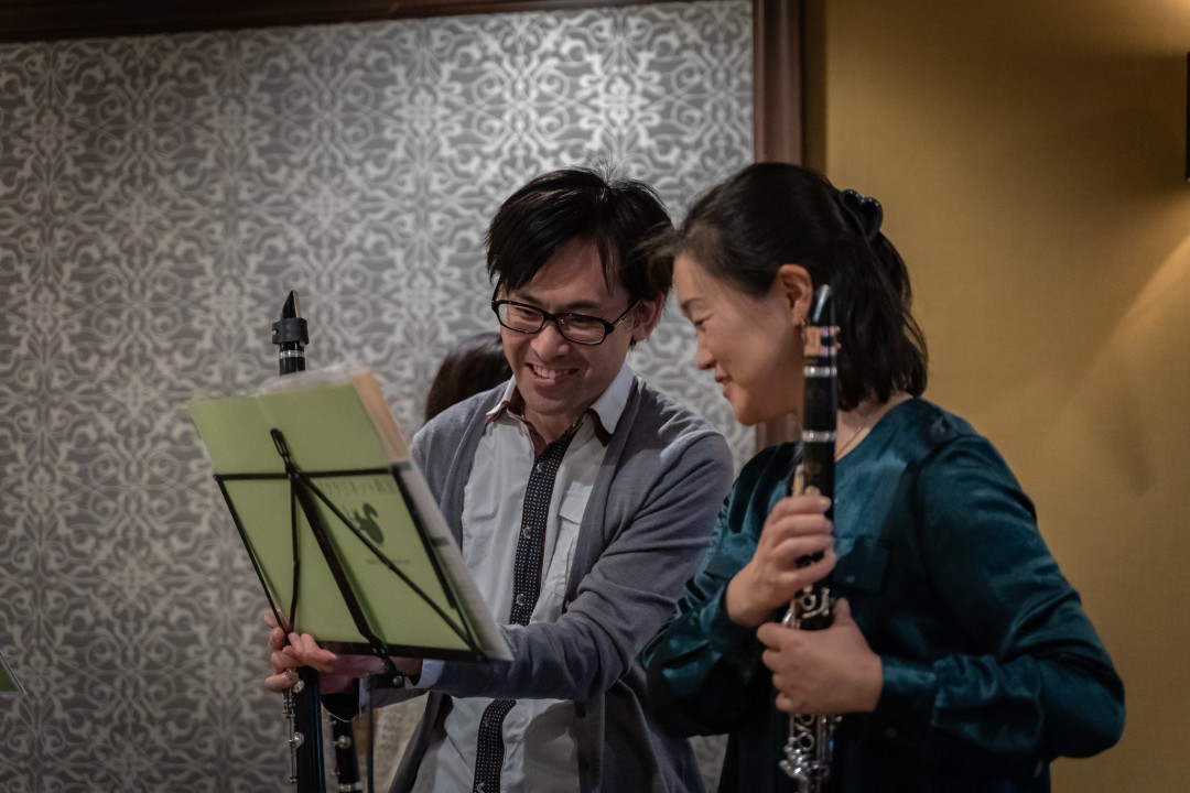 リハーサルで楽しそうな生徒達