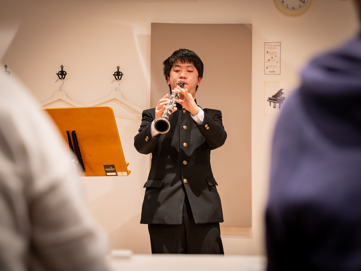 実技模試で演奏するクラリネットの受験生