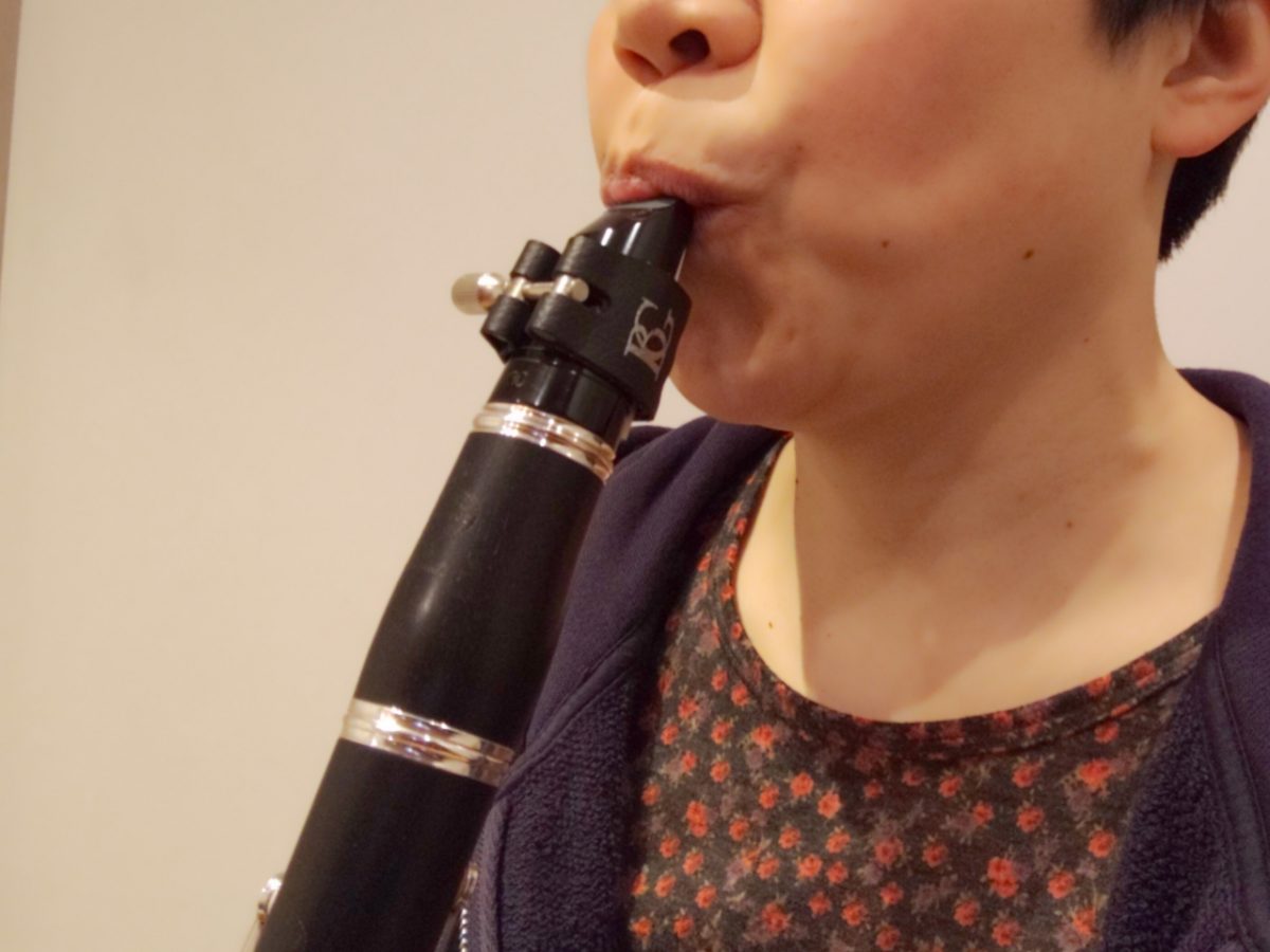 口がとがって良くないアンブシュア