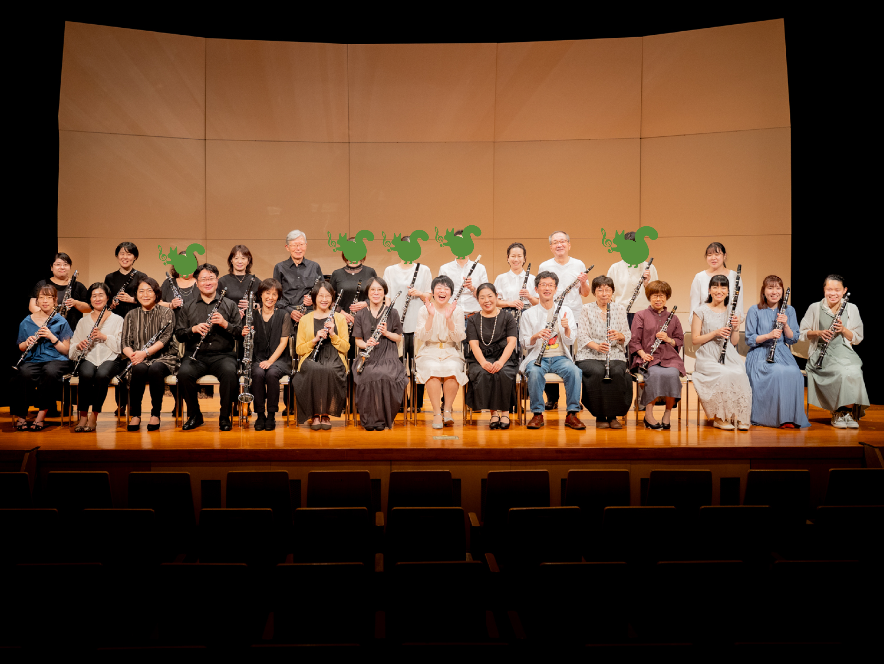 全員笑顔の発表会集合写真