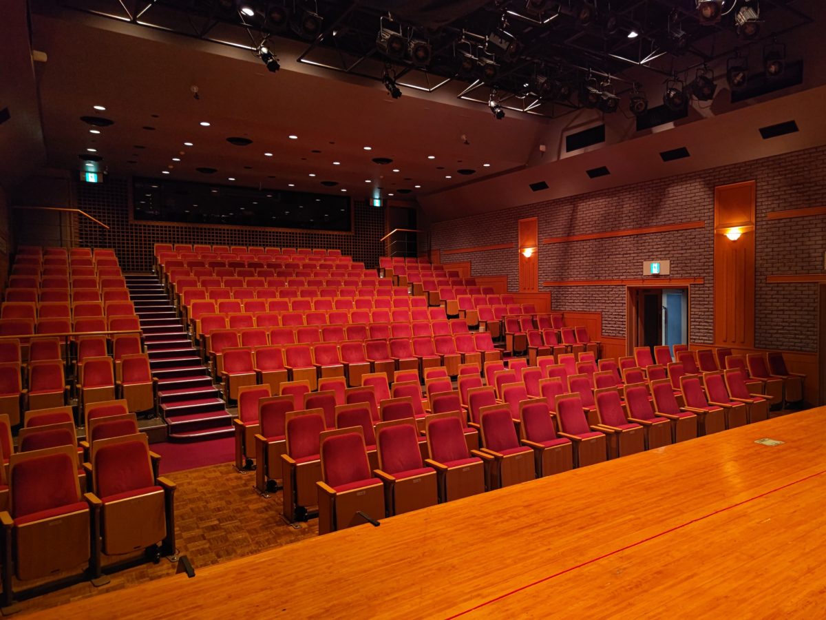 ステージから見た野方区民ホールの客席