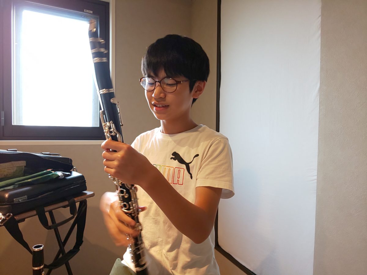 ドイツ管に興味津々の生徒