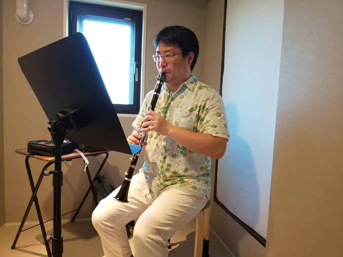 自分の音をしっかり聴きながら演奏する生徒