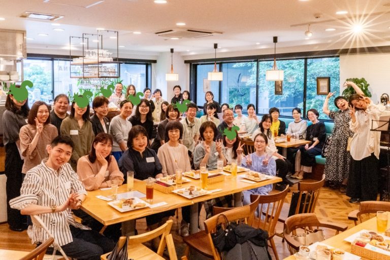 第6回ライブ懇親会での笑顔弾ける集合写真